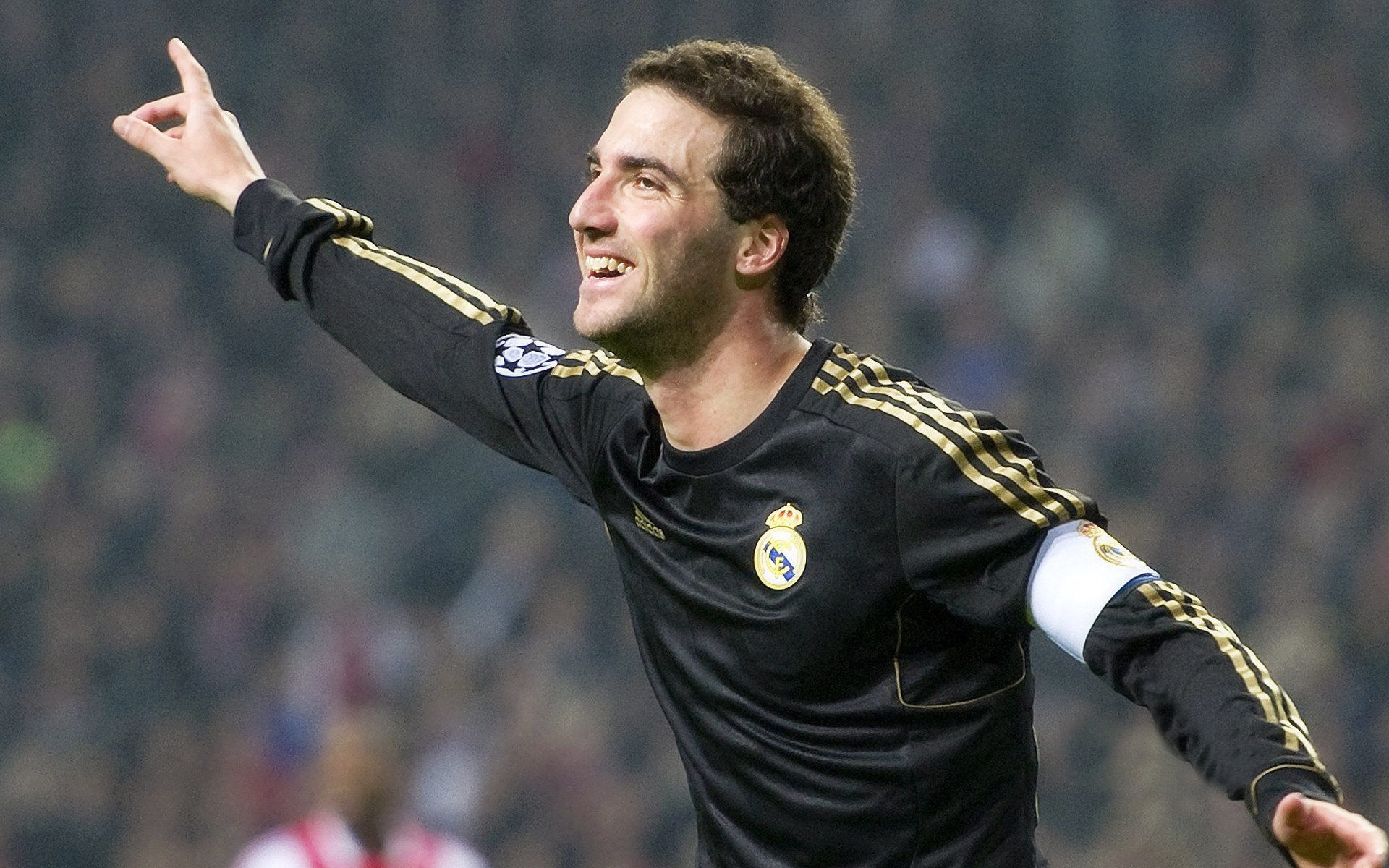 安赛龙再夺冠军,展现世界第一风采,安赛龙夺冠后用中文感谢球迷