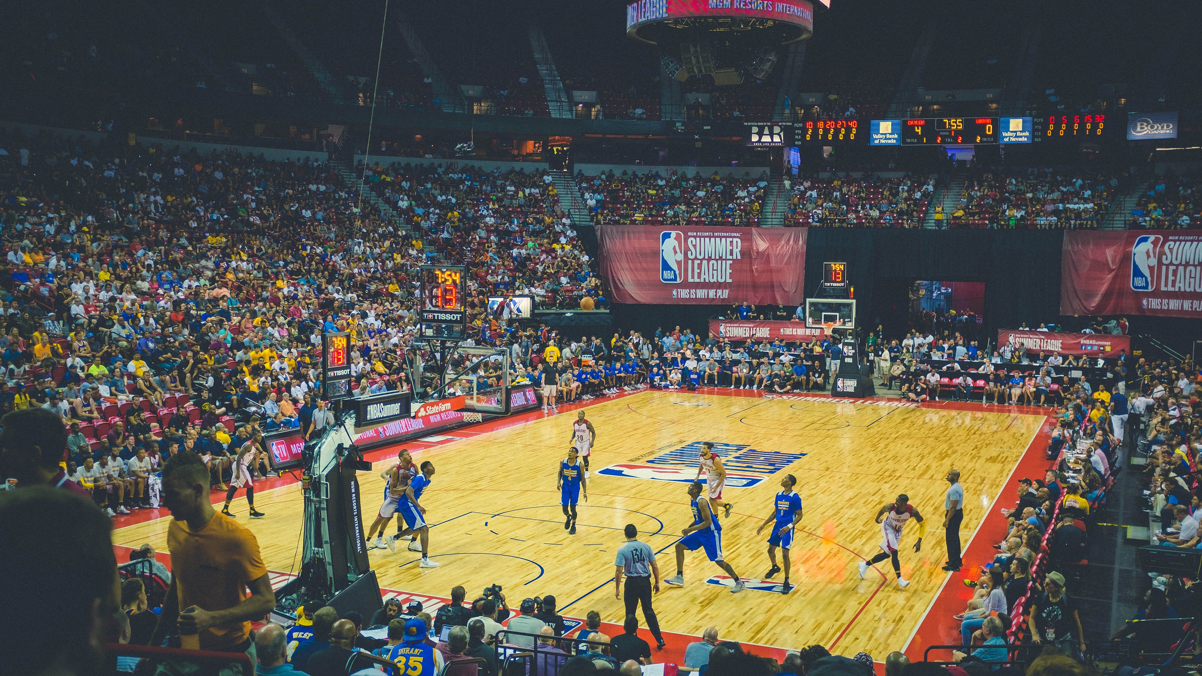 伊丽莎白·德克斯用实力回应质疑声，伊丽莎白·德比齐剧照