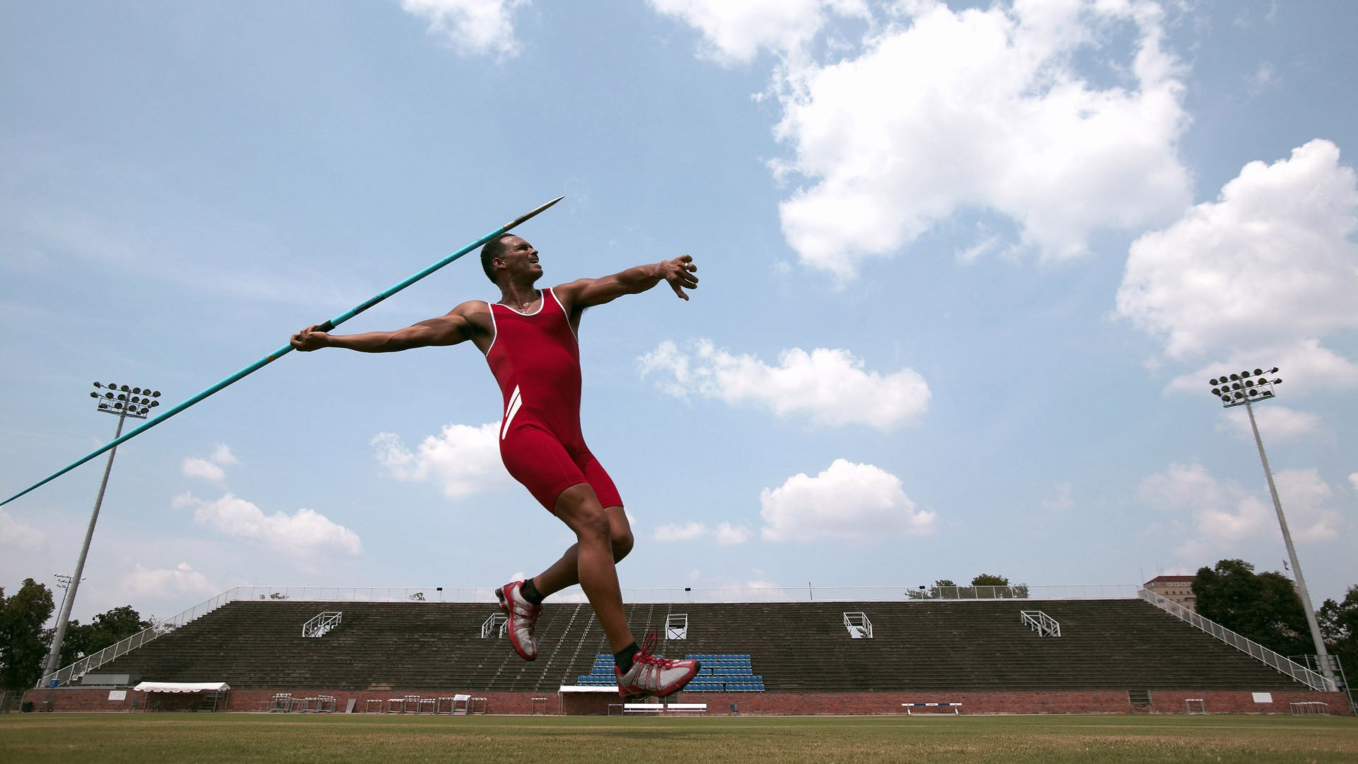 新赛季揭幕战即将打响,豪强对决抢眼
